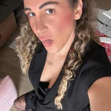 Özlem Aksu - Ücretsiz Türk İfşa İçeriği 27