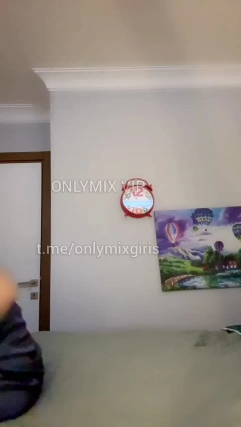 Açelya'dan yayında maskeli show
