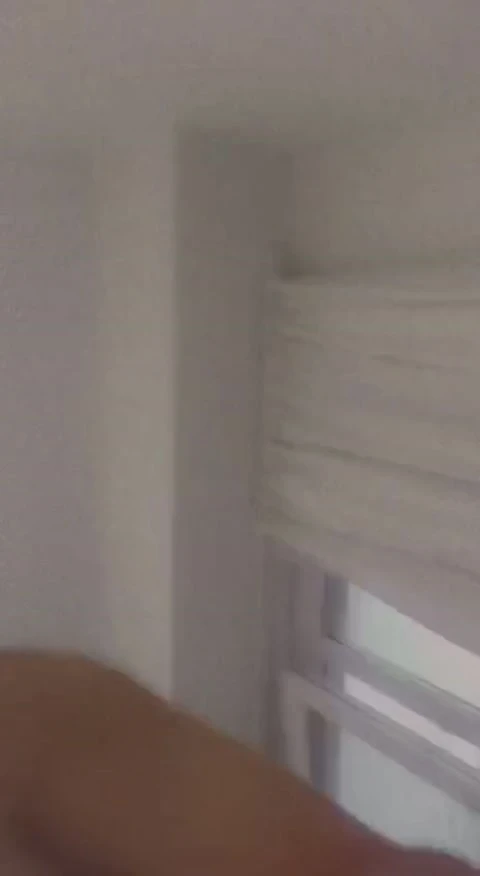 Dövmeli Ayça odasında mastürbasyon yaparken kayda alıyor