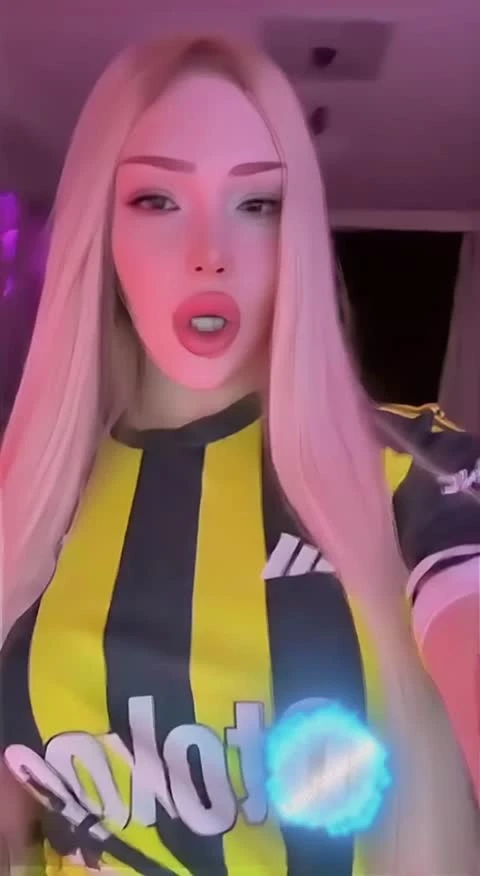 Sarı kanarya Larazade sakso çekip domalıyor