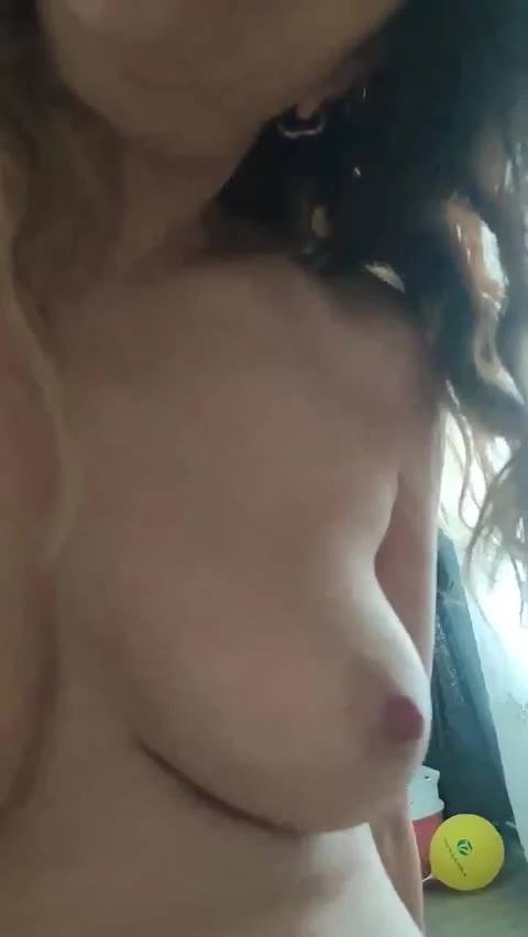 Sarışın milf siktir beni diye yalvarıyor