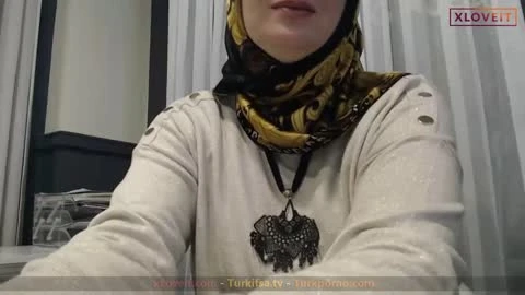 Xprensesx türbanlı etek altından göt deliğini açtı ifşa