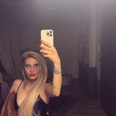 Özge Yedikat - Ücretsiz Türk İfşa İçeriği 19