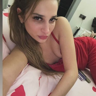 Özge Yedikat - Ücretsiz Türk İfşa İçeriği 5
