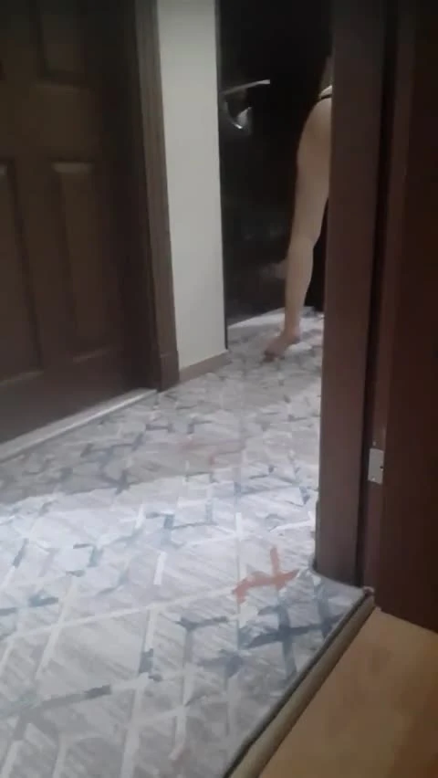 Türbanlı hatun kuryeyi sevindiriyor