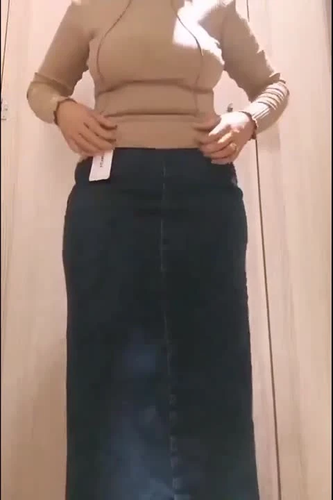 Türbanlı milf deneme kabininde 🔥