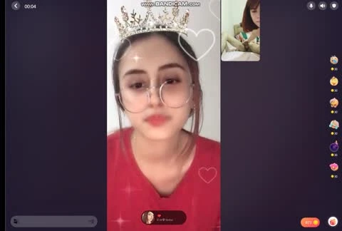 Yayında canlı sikiş izleyip kendini parmakladı